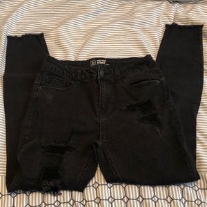 Black Mid-Rise Skinny jeans